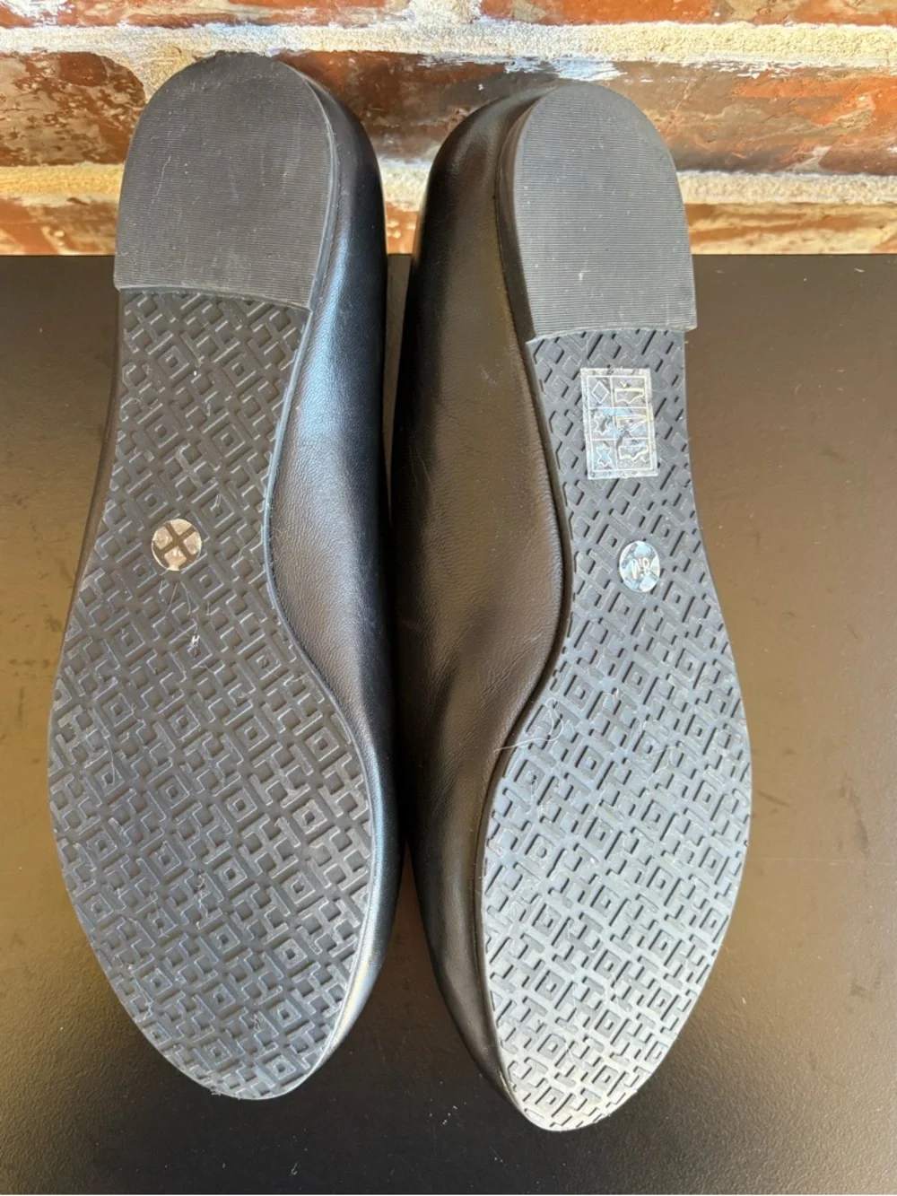 Tory Burch Lowell 2 Black Leather Ballet Flats Logo Size 8 - Picture 12 of 12